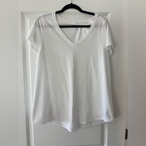 Torrid White V-Neck Short Sleeve Tee